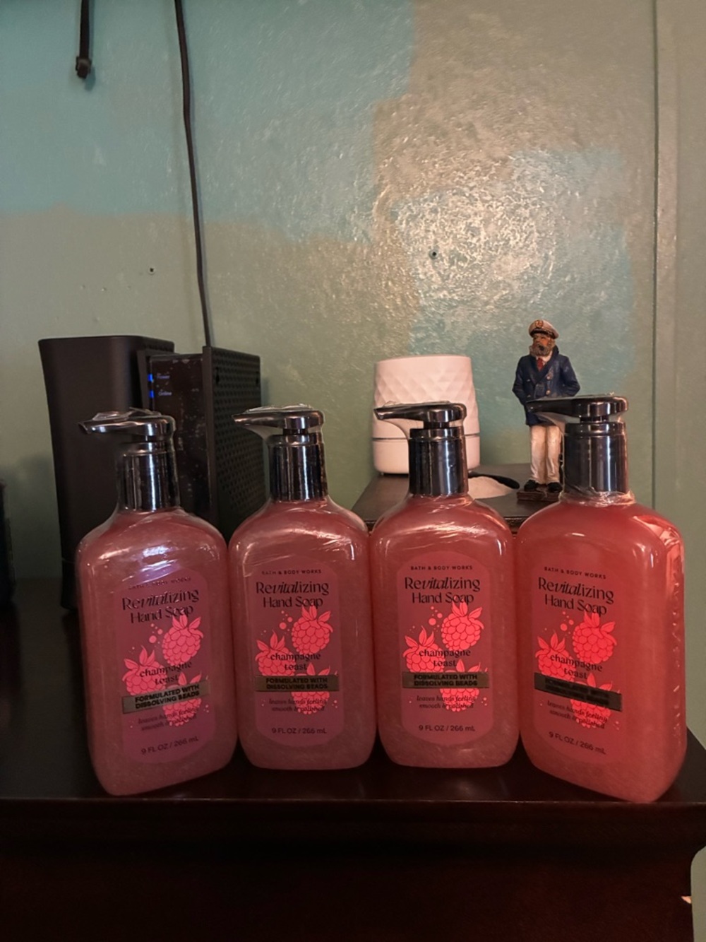 Bath & Body Works Pink Revitalizing Hand Soap - Champagne Toast 4)